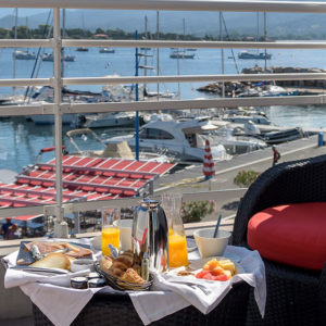 Terrasse Chambre Deluxe vue mer Porto Pollo Corse du Sud