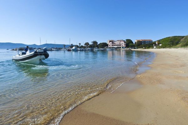 Location de bateaux pour profitez de vos vacances à Porto Pollo