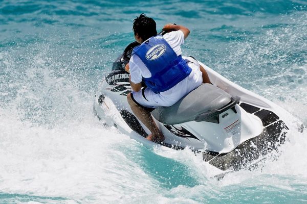 Jetski.à L'hôtel Le golfe à Porto Pollo