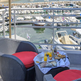 Chambre confort luxe terrasse sur mer Sud Corse